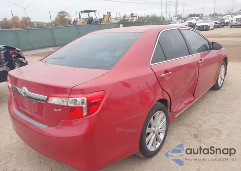 2013 Toyota Camry Xle z USA, uszkodzony, nr VIN 4T4BF1FK4DR277806
